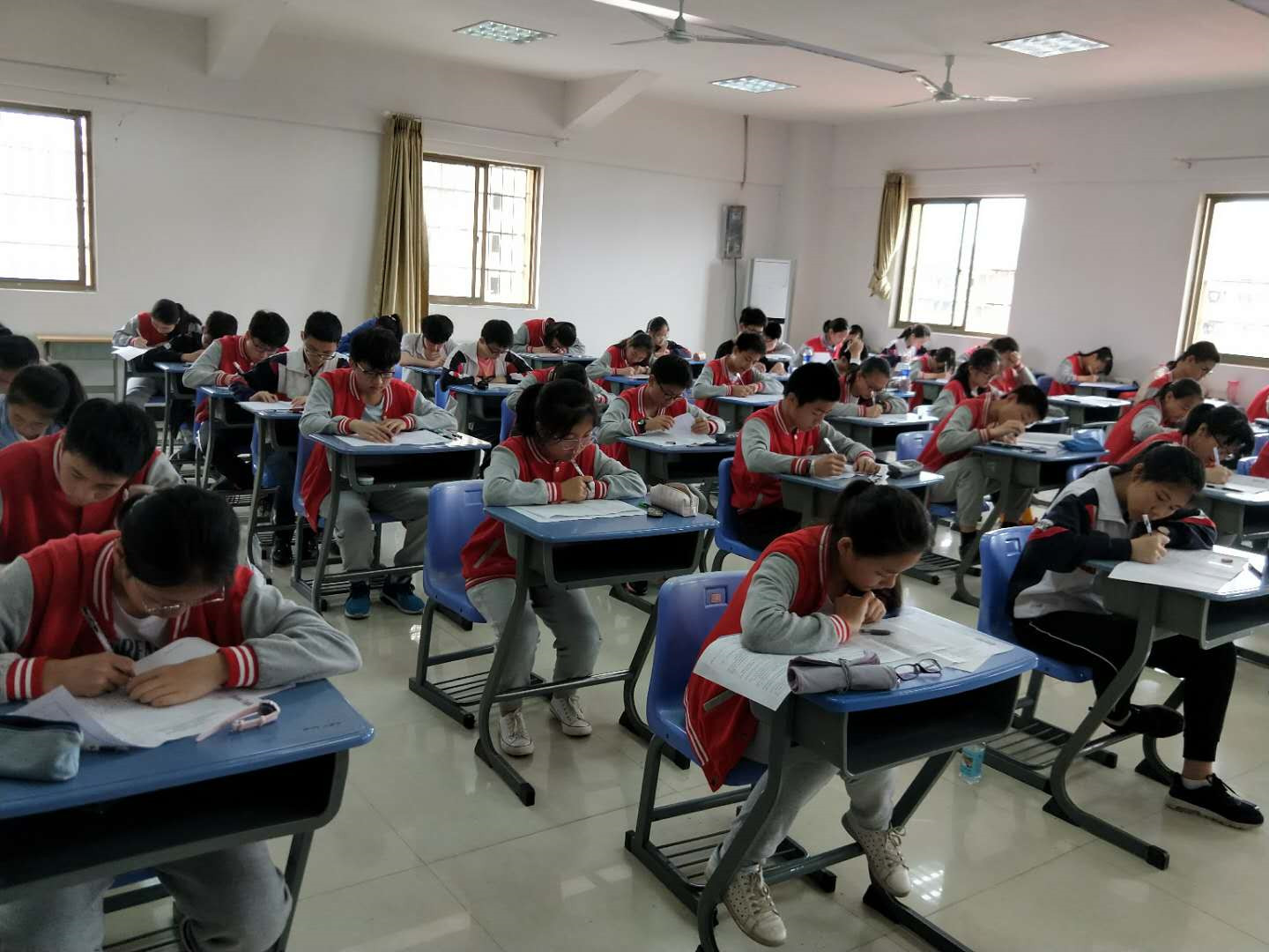 E:\雜項\稿費\2019\聚仁堂稿件4月\南昌現代外國語學校已修改的文章(1)\南昌現代外國語學校已修改的文章\一朝耕耘 一朝收獲\期中\微信圖片_2019042520395410.jpg E:\雜項\稿費\2019\聚仁堂稿件4月\南昌現代外國語學校已修改的文章(1)\南昌現代外國語學校已修改的文章\一朝耕耘 一朝收獲\期中\微信圖片_2019042520395410.jpg