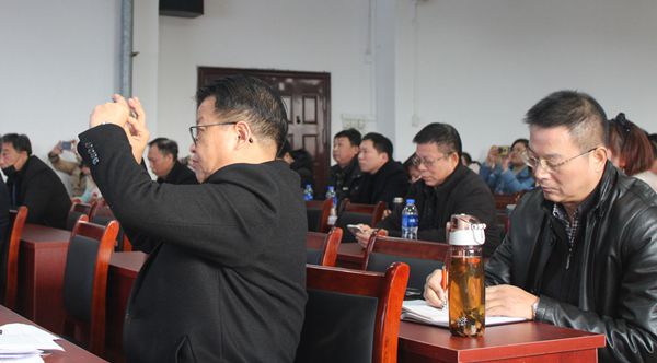 認真44_副本_副本.jpg 認真44_副本_副本.jpg